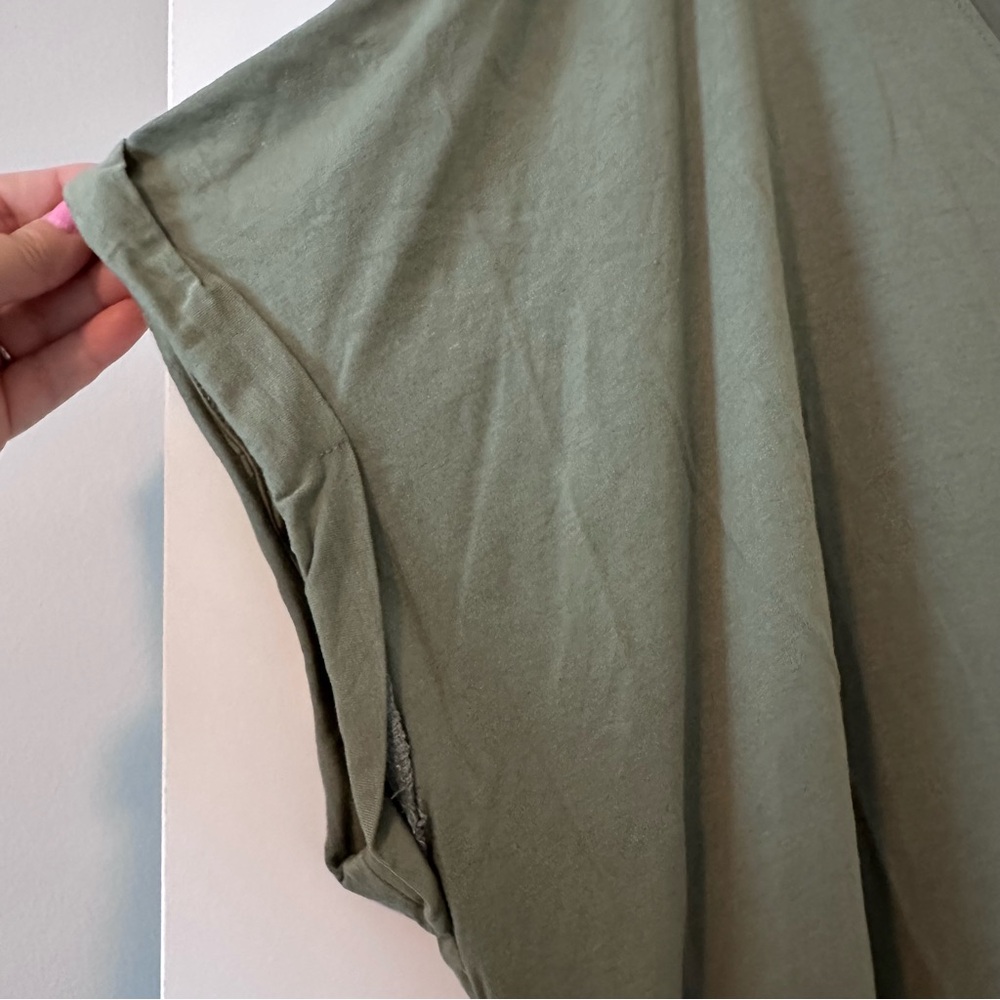 Banana Republic Sage Green V-Neck Short Sleeve Tee Size XXL - Picture 3 of 7